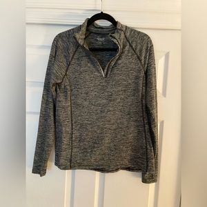 Active Old Navy workout sweatshirt!